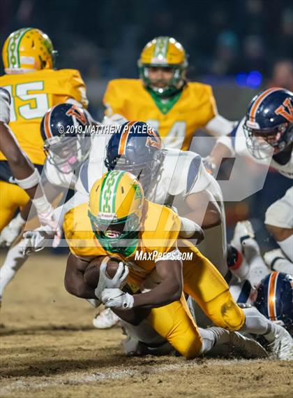 Thumbnail 2 in Richmond vs Zebulon B. Vance (NCHSAA 4AA Western Regional Final) photogallery.