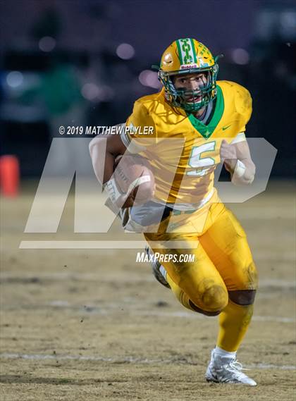 Thumbnail 2 in Richmond vs Zebulon B. Vance (NCHSAA 4AA Western Regional Final) photogallery.