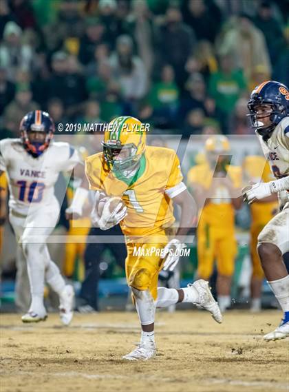 Thumbnail 3 in Richmond vs Zebulon B. Vance (NCHSAA 4AA Western Regional Final) photogallery.
