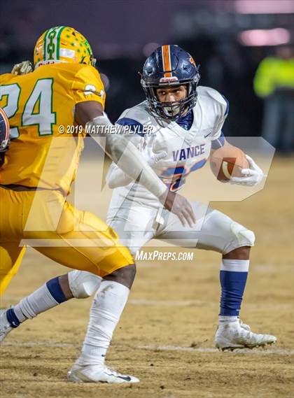 Thumbnail 3 in Richmond vs Zebulon B. Vance (NCHSAA 4AA Western Regional Final) photogallery.