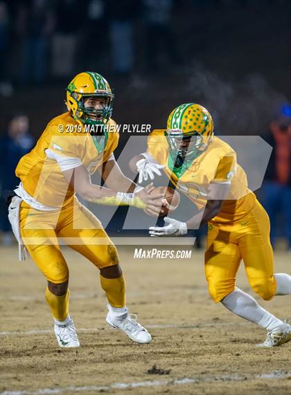 Thumbnail 2 in Richmond vs Zebulon B. Vance (NCHSAA 4AA Western Regional Final) photogallery.