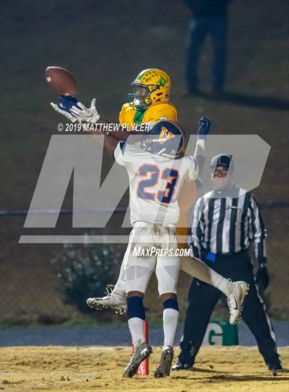Thumbnail 2 in Richmond vs Zebulon B. Vance (NCHSAA 4AA Western Regional Final) photogallery.
