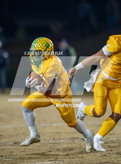 Thumbnail 1 in Richmond vs Zebulon B. Vance (NCHSAA 4AA Western Regional Final) photogallery.