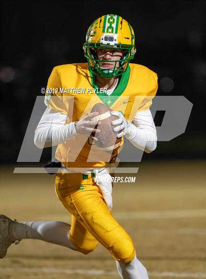 Thumbnail 2 in Richmond vs Zebulon B. Vance (NCHSAA 4AA Western Regional Final) photogallery.