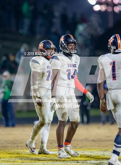Thumbnail 2 in Richmond vs Zebulon B. Vance (NCHSAA 4AA Western Regional Final) photogallery.