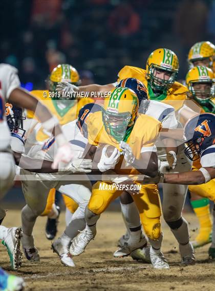 Thumbnail 3 in Richmond vs Zebulon B. Vance (NCHSAA 4AA Western Regional Final) photogallery.
