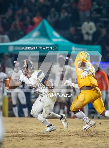 Thumbnail 1 in Richmond vs Zebulon B. Vance (NCHSAA 4AA Western Regional Final) photogallery.