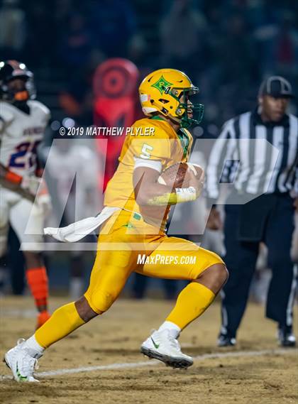 Thumbnail 2 in Richmond vs Zebulon B. Vance (NCHSAA 4AA Western Regional Final) photogallery.
