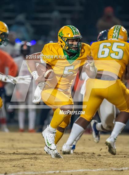 Thumbnail 3 in Richmond vs Zebulon B. Vance (NCHSAA 4AA Western Regional Final) photogallery.