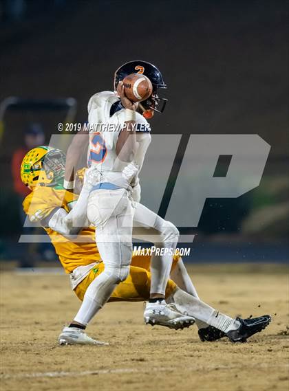 Thumbnail 1 in Richmond vs Zebulon B. Vance (NCHSAA 4AA Western Regional Final) photogallery.