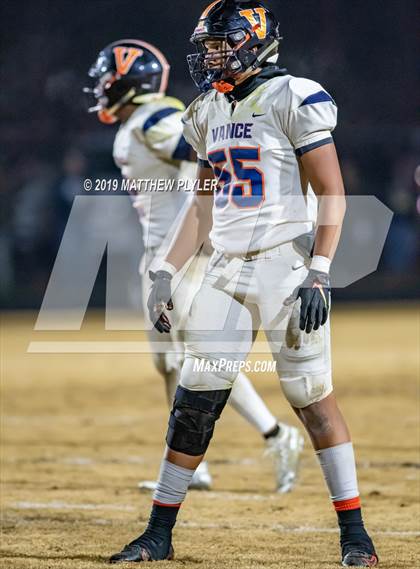 Thumbnail 2 in Richmond vs Zebulon B. Vance (NCHSAA 4AA Western Regional Final) photogallery.