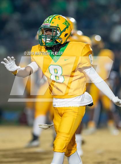 Thumbnail 3 in Richmond vs Zebulon B. Vance (NCHSAA 4AA Western Regional Final) photogallery.