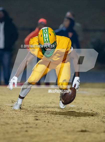 Thumbnail 1 in Richmond vs Zebulon B. Vance (NCHSAA 4AA Western Regional Final) photogallery.