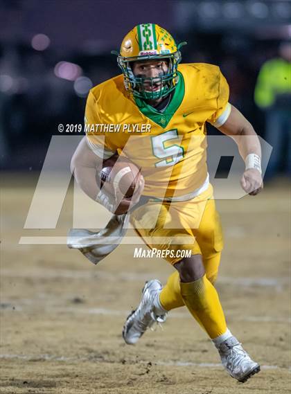 Thumbnail 3 in Richmond vs Zebulon B. Vance (NCHSAA 4AA Western Regional Final) photogallery.