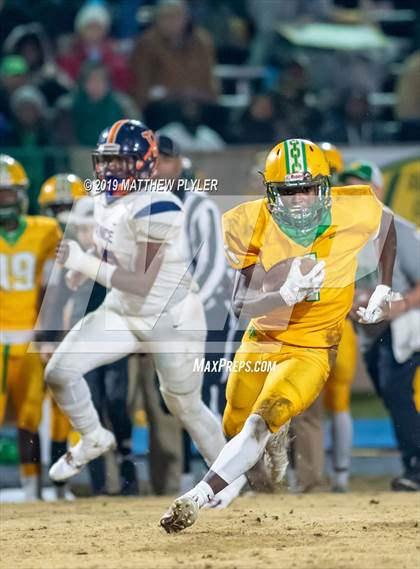 Thumbnail 2 in Richmond vs Zebulon B. Vance (NCHSAA 4AA Western Regional Final) photogallery.