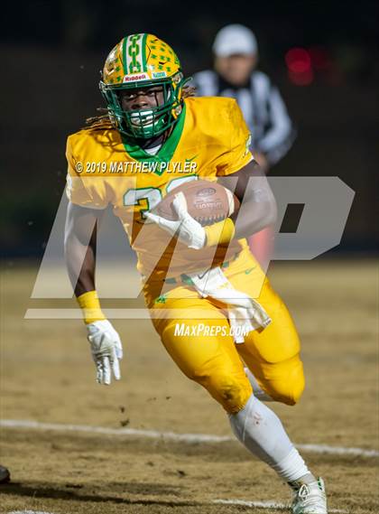 Thumbnail 1 in Richmond vs Zebulon B. Vance (NCHSAA 4AA Western Regional Final) photogallery.