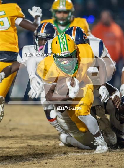 Thumbnail 1 in Richmond vs Zebulon B. Vance (NCHSAA 4AA Western Regional Final) photogallery.