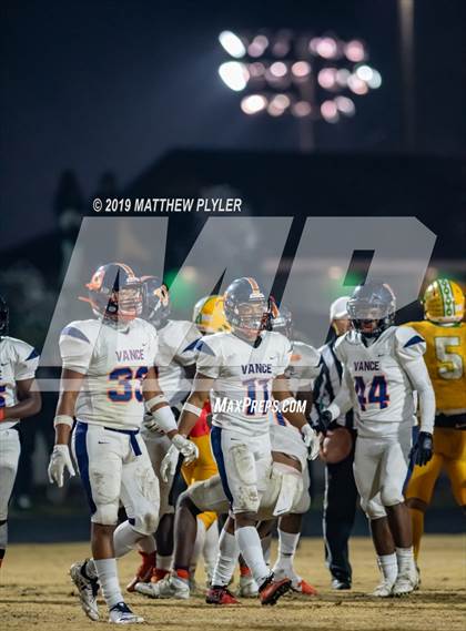 Thumbnail 2 in Richmond vs Zebulon B. Vance (NCHSAA 4AA Western Regional Final) photogallery.