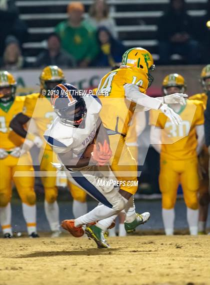 Thumbnail 1 in Richmond vs Zebulon B. Vance (NCHSAA 4AA Western Regional Final) photogallery.