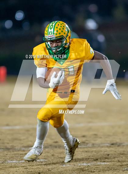 Thumbnail 2 in Richmond vs Zebulon B. Vance (NCHSAA 4AA Western Regional Final) photogallery.
