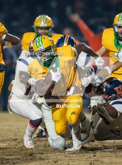 Thumbnail 3 in Richmond vs Zebulon B. Vance (NCHSAA 4AA Western Regional Final) photogallery.