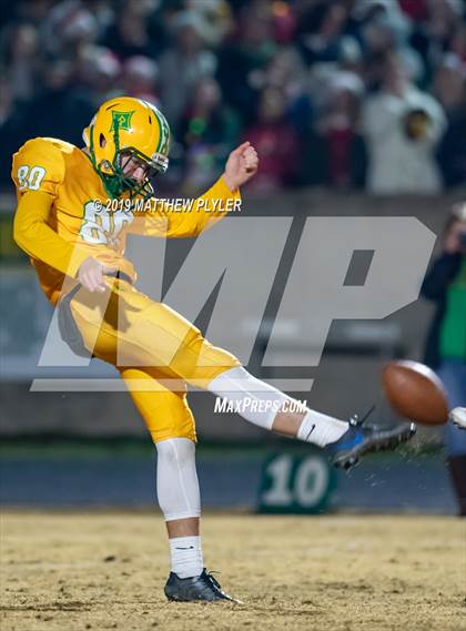 Thumbnail 1 in Richmond vs Zebulon B. Vance (NCHSAA 4AA Western Regional Final) photogallery.