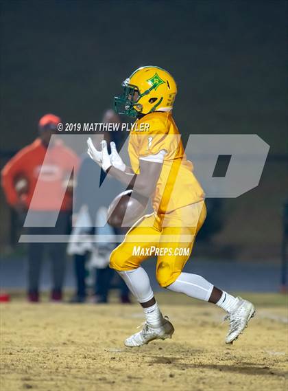 Thumbnail 2 in Richmond vs Zebulon B. Vance (NCHSAA 4AA Western Regional Final) photogallery.