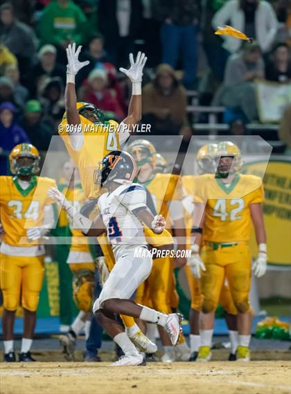 Thumbnail 1 in Richmond vs Zebulon B. Vance (NCHSAA 4AA Western Regional Final) photogallery.