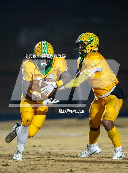 Thumbnail 1 in Richmond vs Zebulon B. Vance (NCHSAA 4AA Western Regional Final) photogallery.