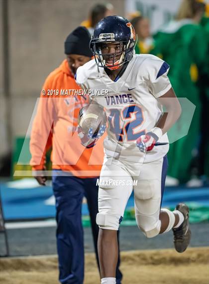 Thumbnail 2 in Richmond vs Zebulon B. Vance (NCHSAA 4AA Western Regional Final) photogallery.