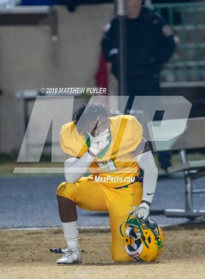 Thumbnail 1 in Richmond vs Zebulon B. Vance (NCHSAA 4AA Western Regional Final) photogallery.