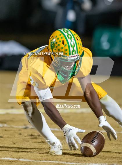Thumbnail 1 in Richmond vs Zebulon B. Vance (NCHSAA 4AA Western Regional Final) photogallery.