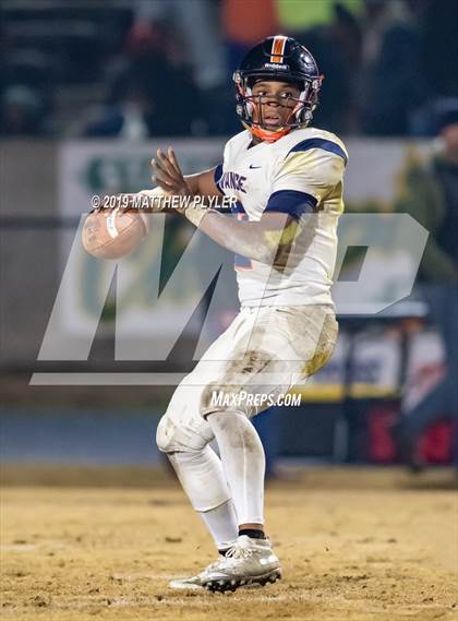Thumbnail 1 in Richmond vs Zebulon B. Vance (NCHSAA 4AA Western Regional Final) photogallery.