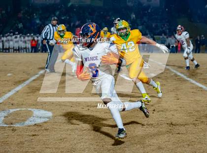 Thumbnail 3 in Richmond vs Zebulon B. Vance (NCHSAA 4AA Western Regional Final) photogallery.