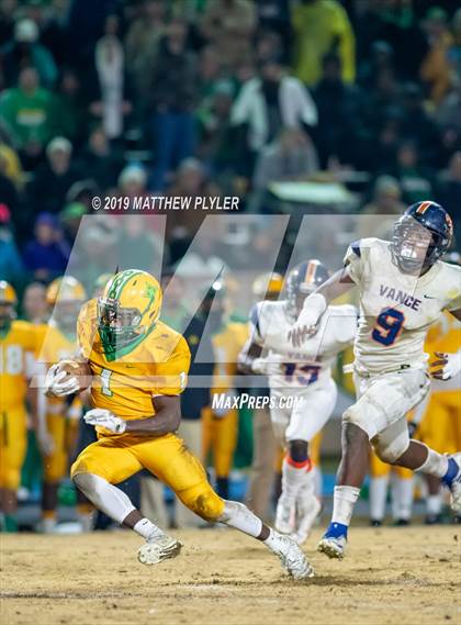 Thumbnail 2 in Richmond vs Zebulon B. Vance (NCHSAA 4AA Western Regional Final) photogallery.