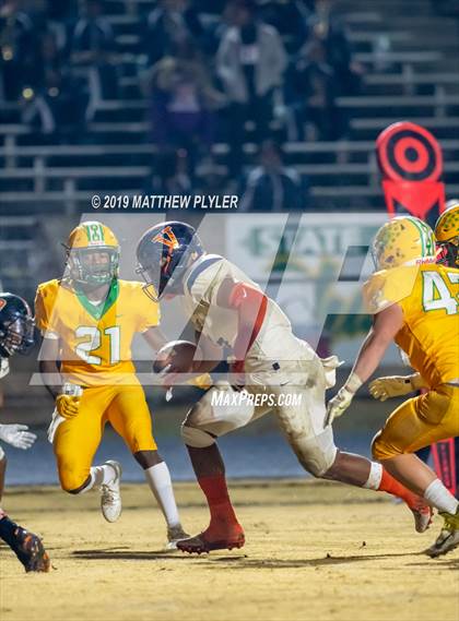 Thumbnail 2 in Richmond vs Zebulon B. Vance (NCHSAA 4AA Western Regional Final) photogallery.