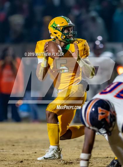 Thumbnail 3 in Richmond vs Zebulon B. Vance (NCHSAA 4AA Western Regional Final) photogallery.