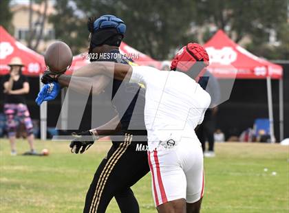 Thumbnail 3 in Mater Dei vs. Warren (Battle At The Beach) photogallery.