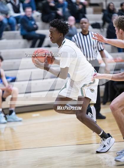 Thumbnail 2 in Archbishop Hoban vs. GlenOak photogallery.
