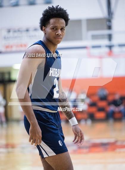 Thumbnail 1 in Archbishop Hoban vs. GlenOak photogallery.