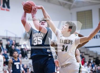 Thumbnail 2 in Archbishop Hoban vs. GlenOak photogallery.