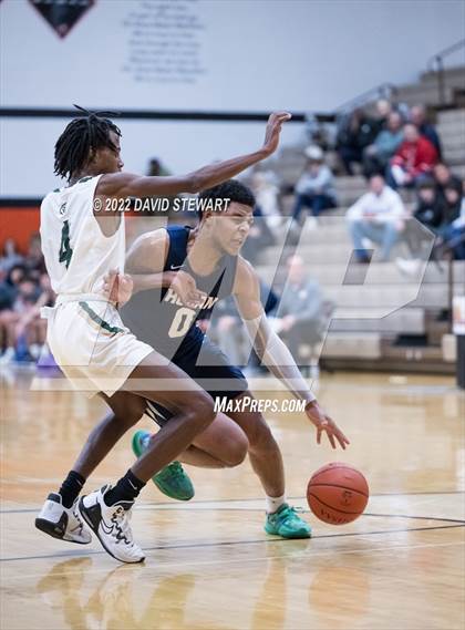 Thumbnail 3 in Archbishop Hoban vs. GlenOak photogallery.
