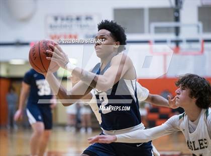 Thumbnail 1 in Archbishop Hoban vs. GlenOak photogallery.
