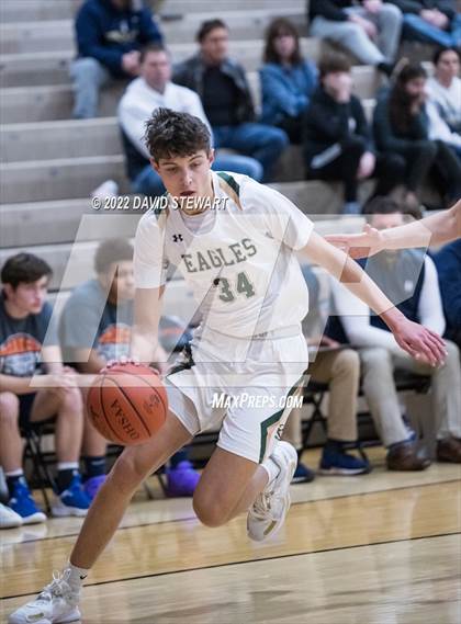 Thumbnail 3 in Archbishop Hoban vs. GlenOak photogallery.