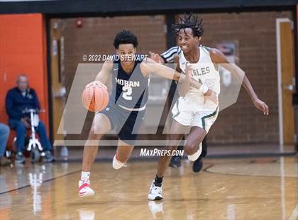 Thumbnail 2 in Archbishop Hoban vs. GlenOak photogallery.