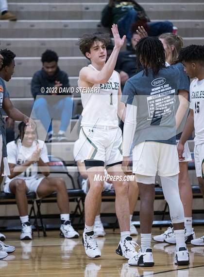 Thumbnail 1 in Archbishop Hoban vs. GlenOak photogallery.