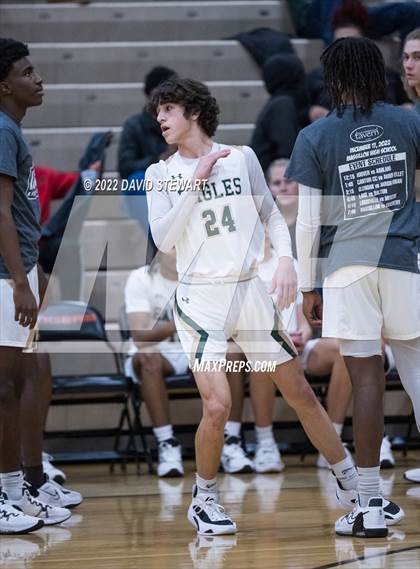 Thumbnail 3 in Archbishop Hoban vs. GlenOak photogallery.