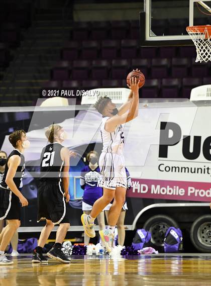 Thumbnail 3 in Limon vs. Wray (CHSAA 2A State Final) photogallery.