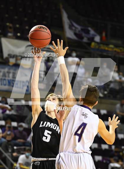 Thumbnail 3 in Limon vs. Wray (CHSAA 2A State Final) photogallery.