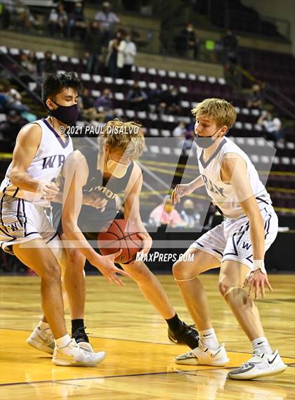 Thumbnail 3 in Limon vs. Wray (CHSAA 2A State Final) photogallery.